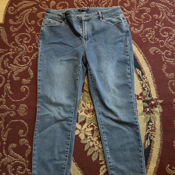 Charlie B Light Blue Denim Pants- size 12- casual fitting jeans- new or like new - Picture 1 of 7